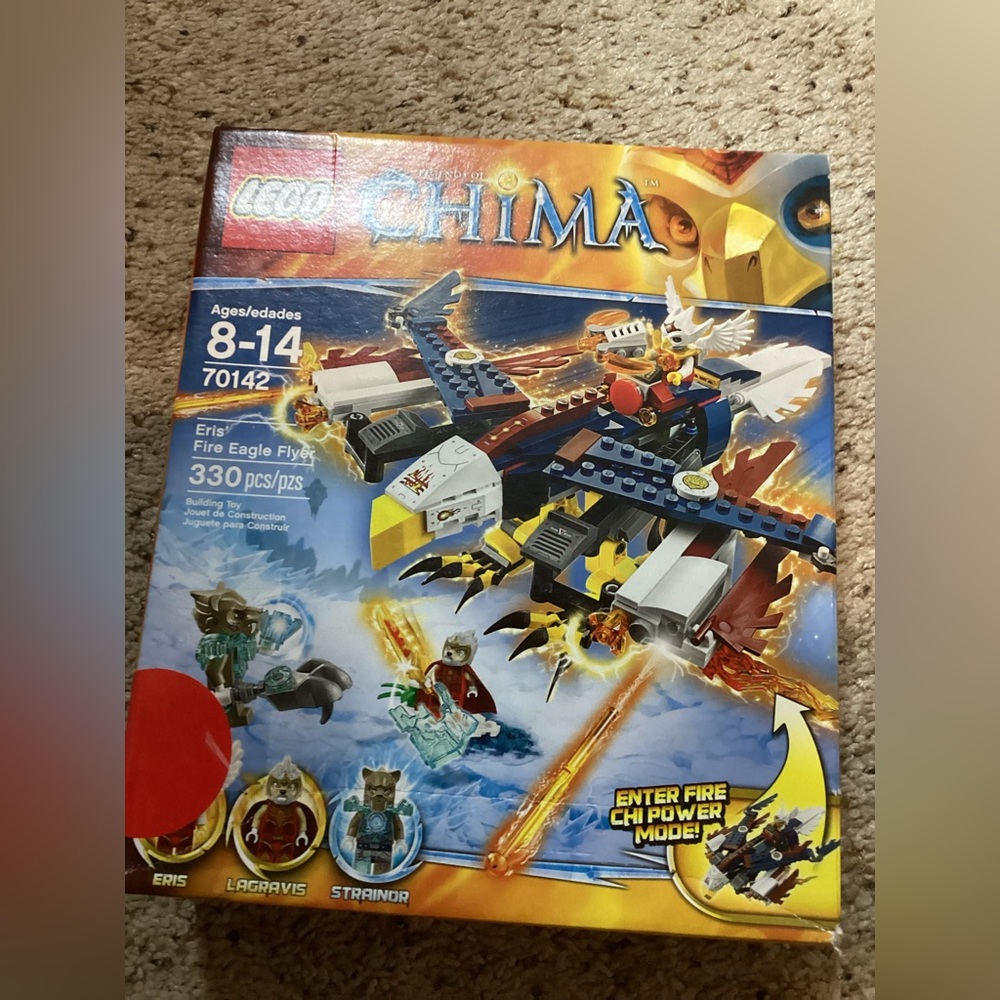 The LEGO LEGENDS OF CHIMA: Eris' Fire Eagle Flyer (70142)-brand new